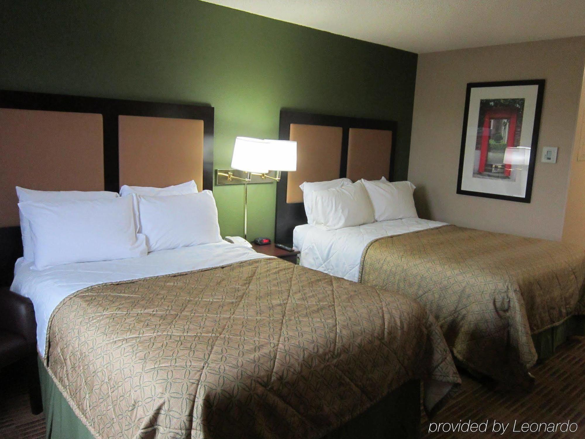 Extended America - Stockton - 2* Tracy