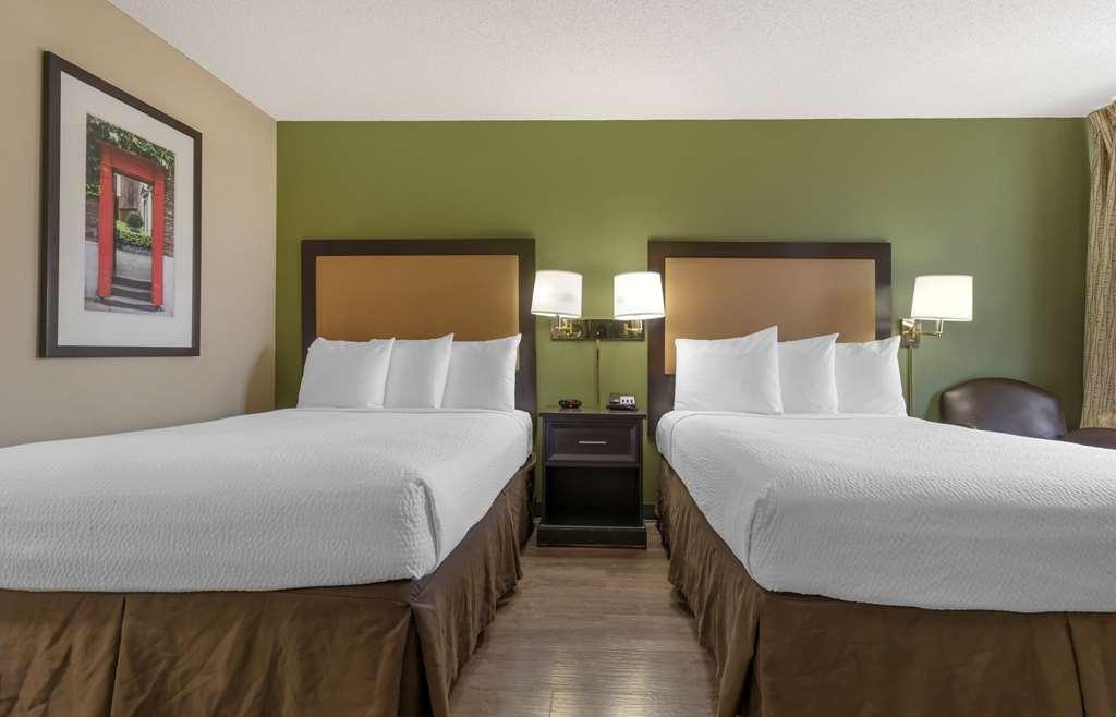 Extended America - Stockton - 2* Tracy