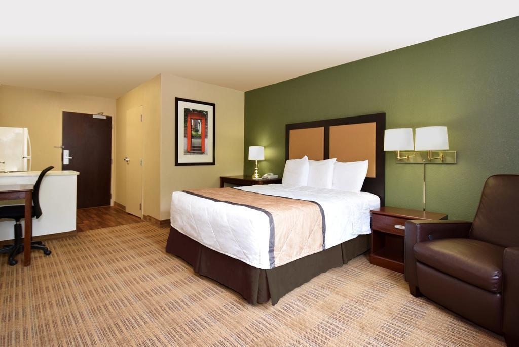 Extended America - Stockton - 2* Tracy