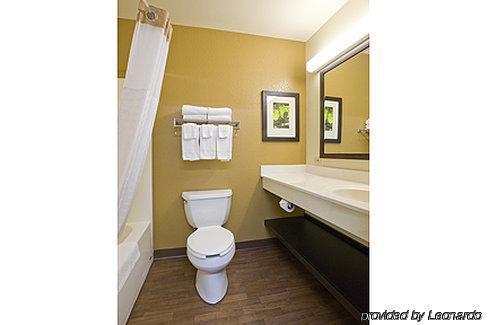 Extended America - Stockton - 2* Tracy